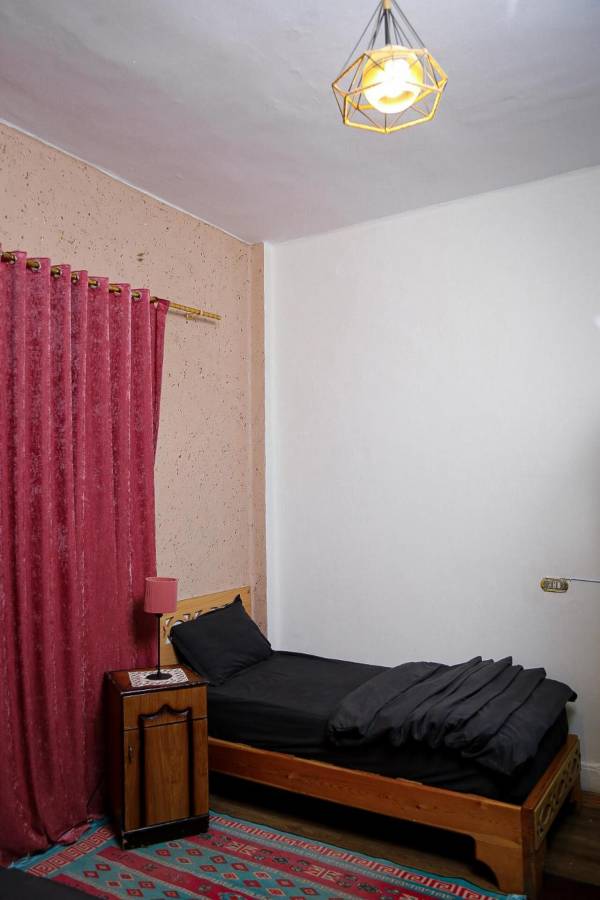 Chambre triple avec salle de bain privée